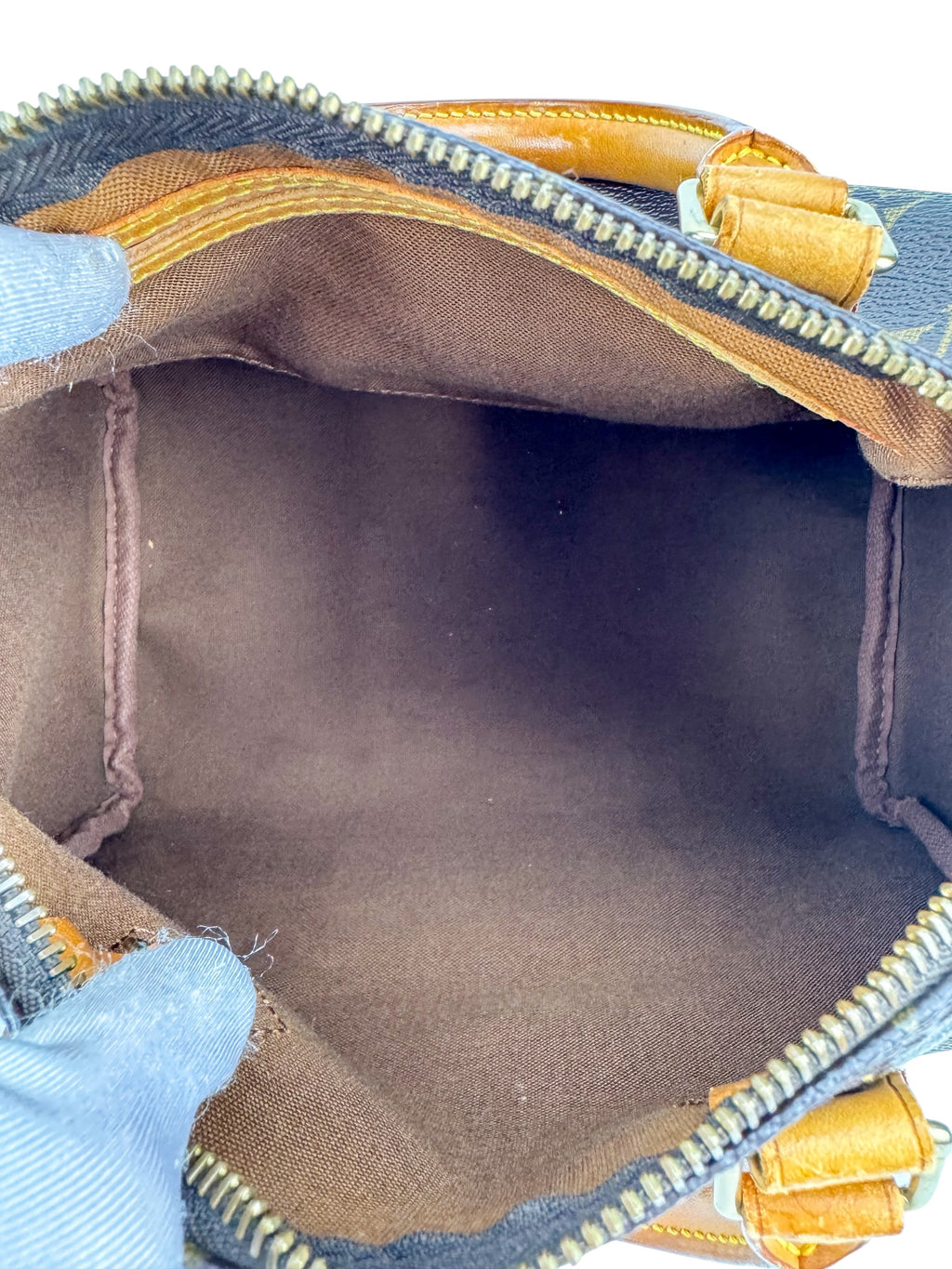 Louis Vuitton Vintage Monogram Speedy 25