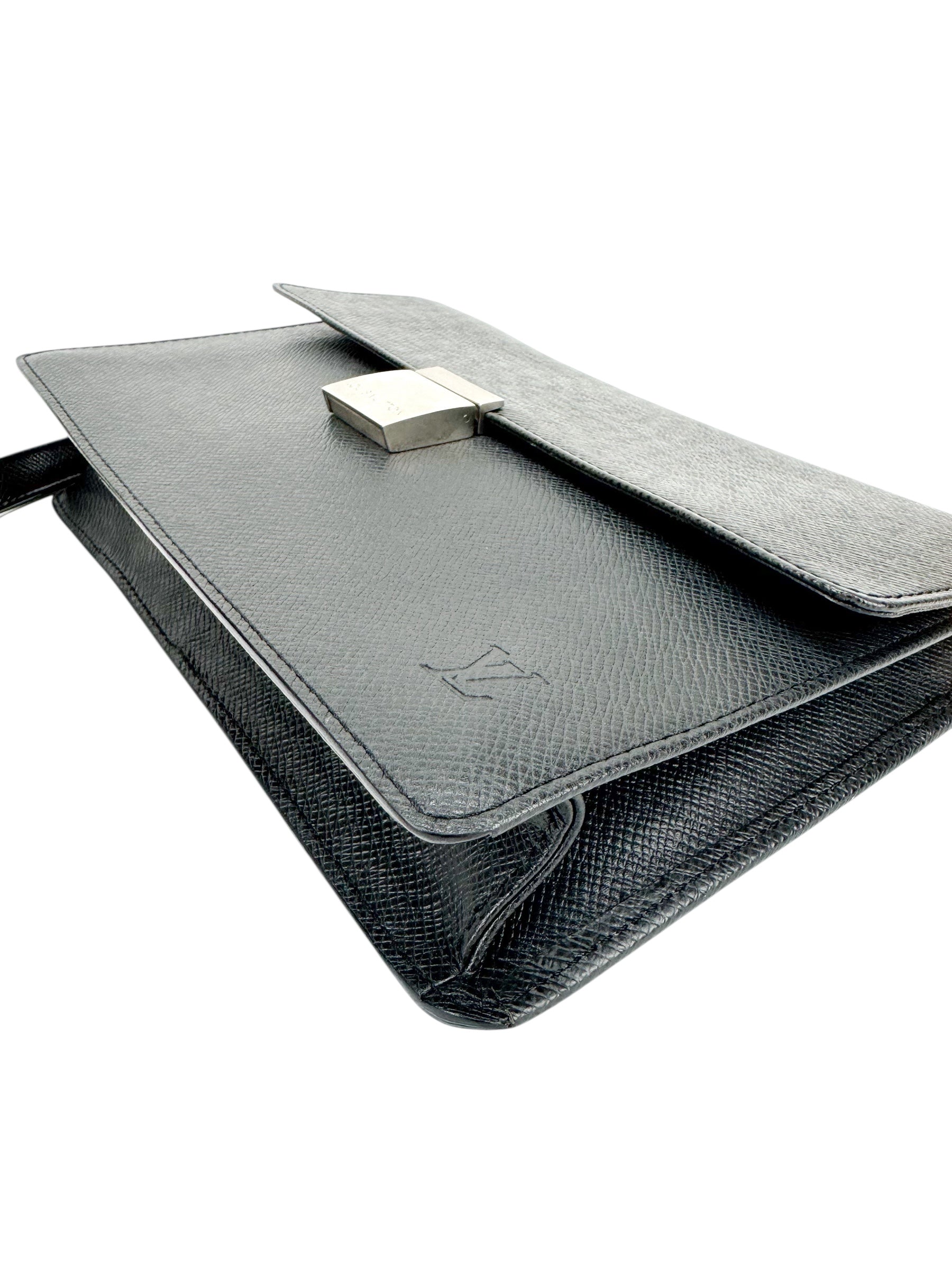 Louis Vuitton Black Taiga Artois Clutch/Wristlet